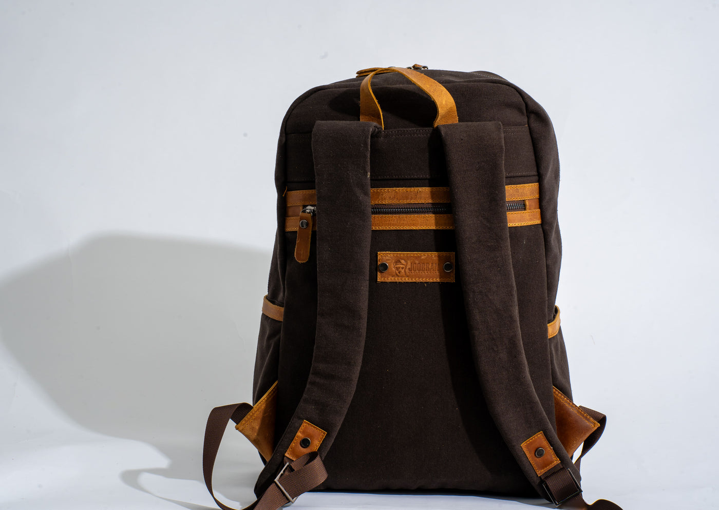 Randel waxed canvas backpack – Dark Brown