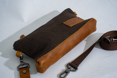 Joobran’s minimalist clutch – Dark Brown