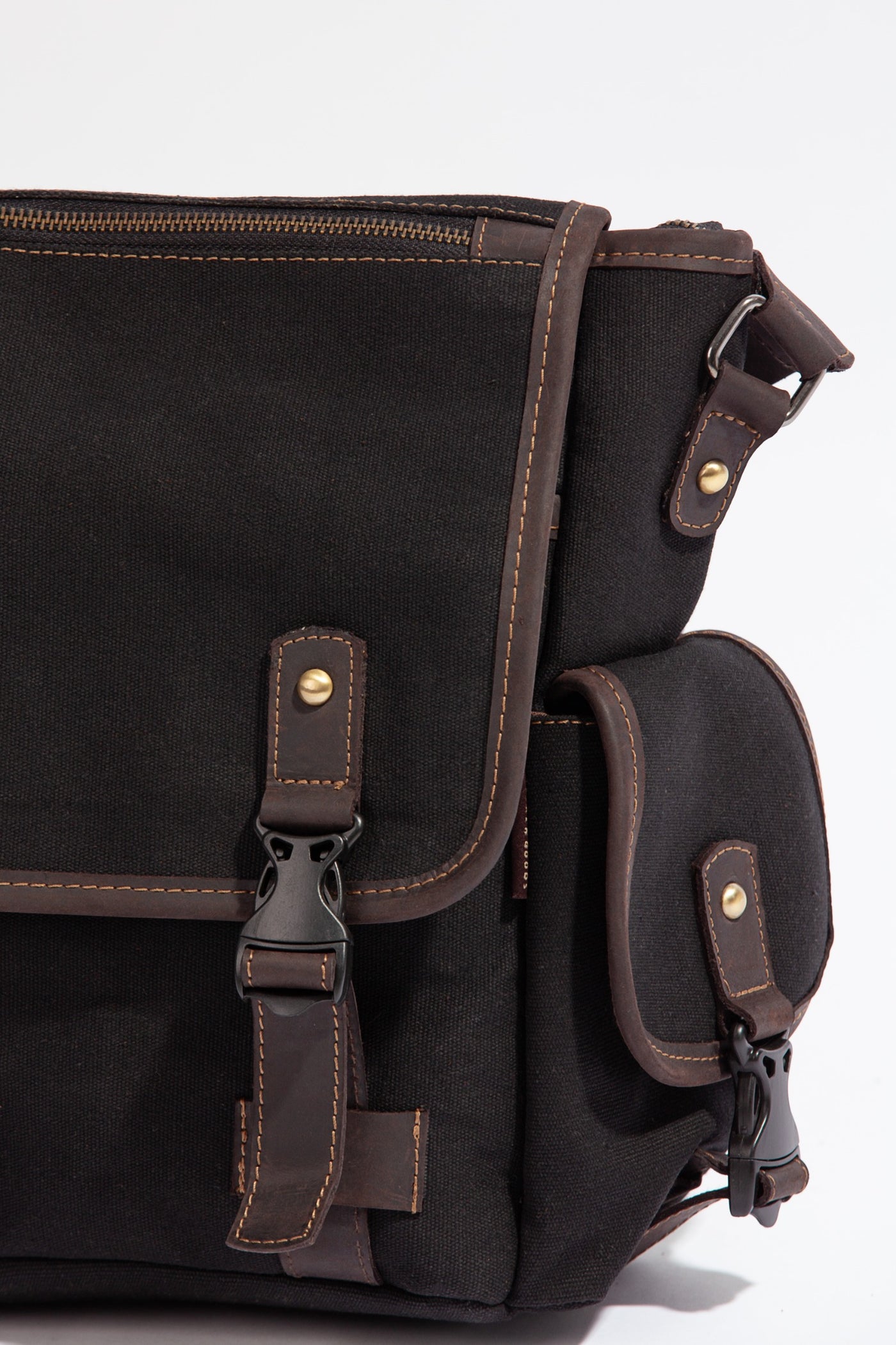 Marlow Messenger Bag ''100% Cotton canvas & Cow leather'' - Black