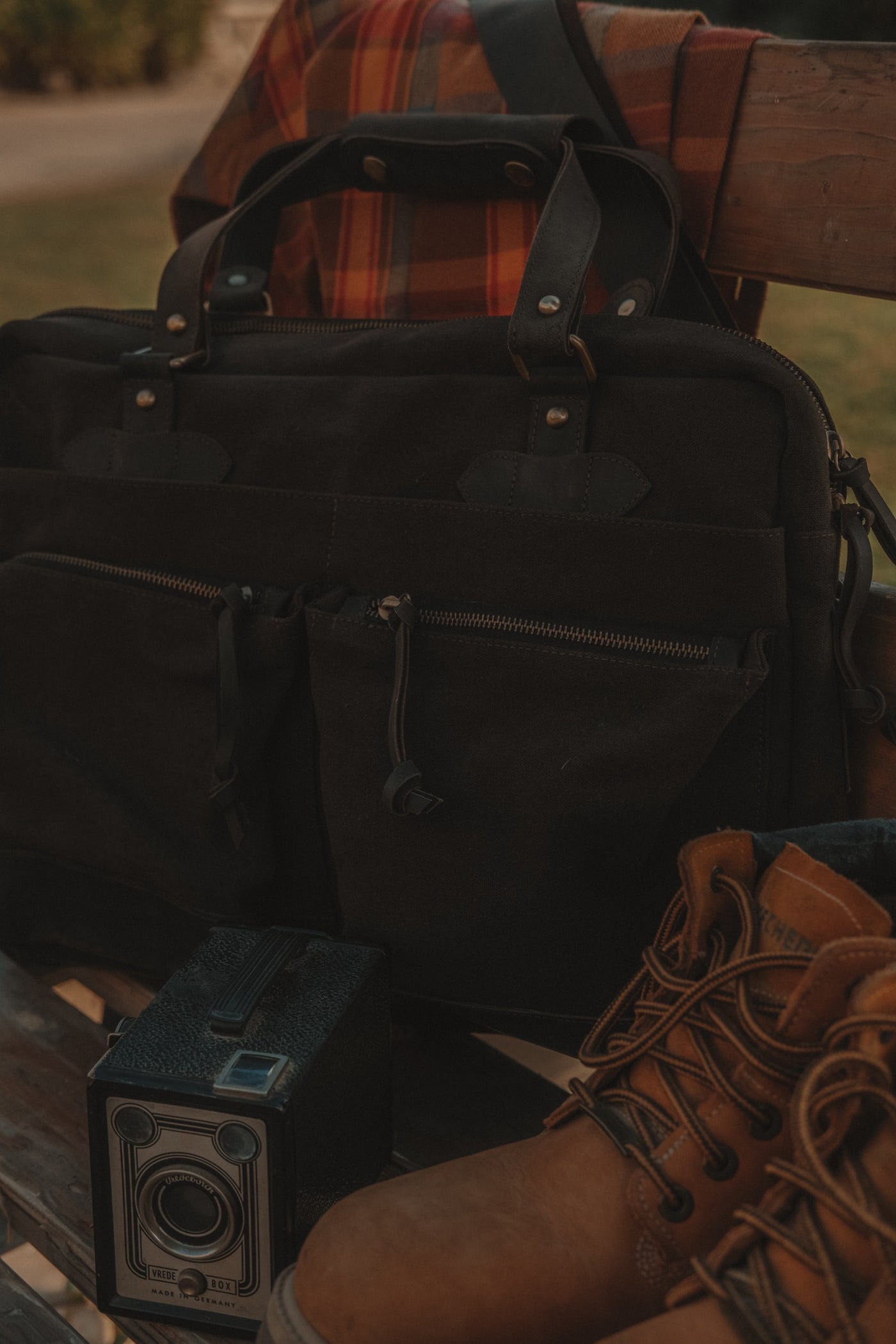 Charlie Messenger Bag - Dark Brown