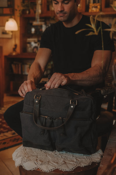 Charlie Messenger Bag - Dark Grey