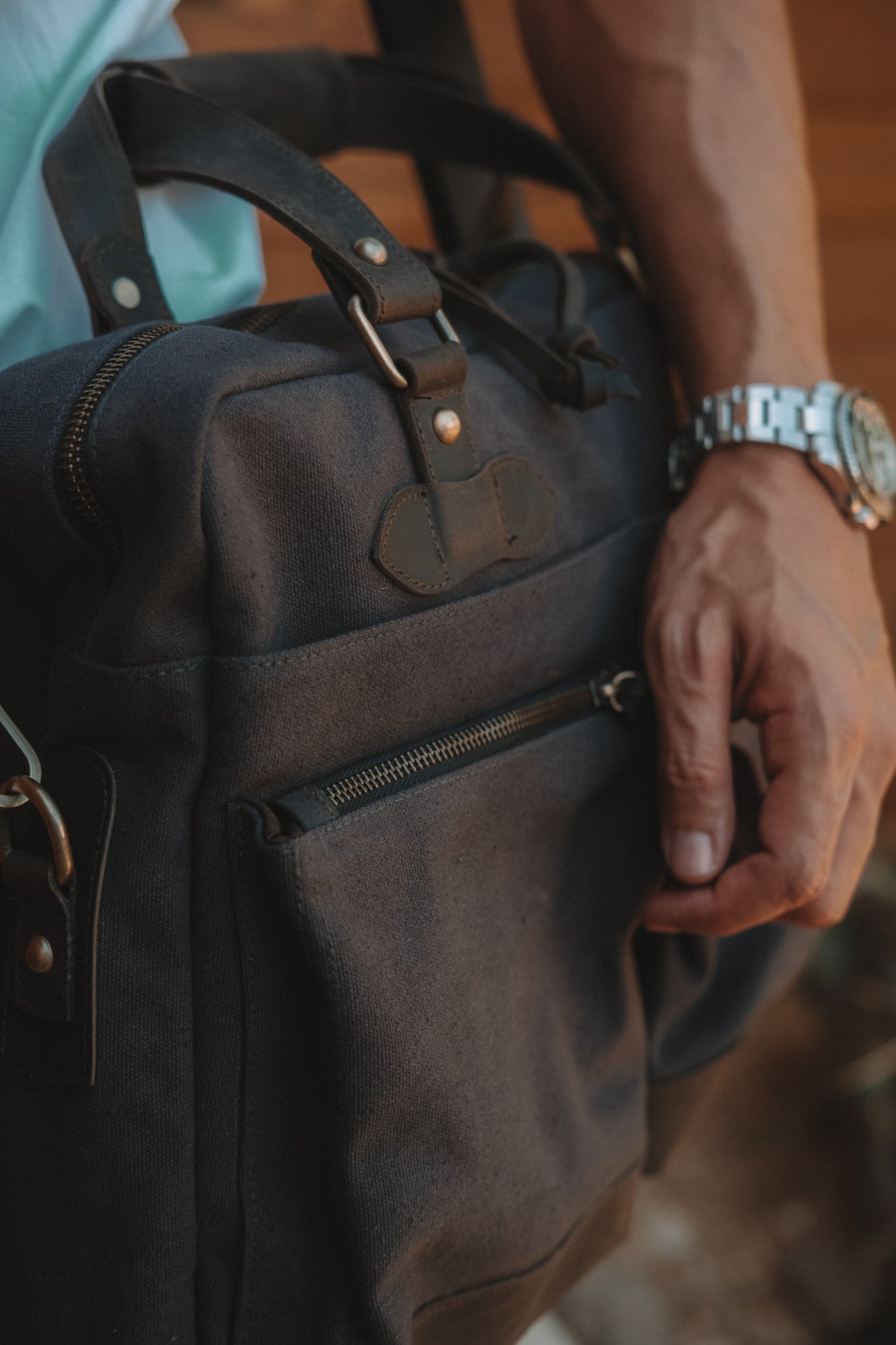 Charlie Messenger Bag - Dark Grey