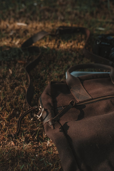 Ola Messenger Bag - Dark Brown