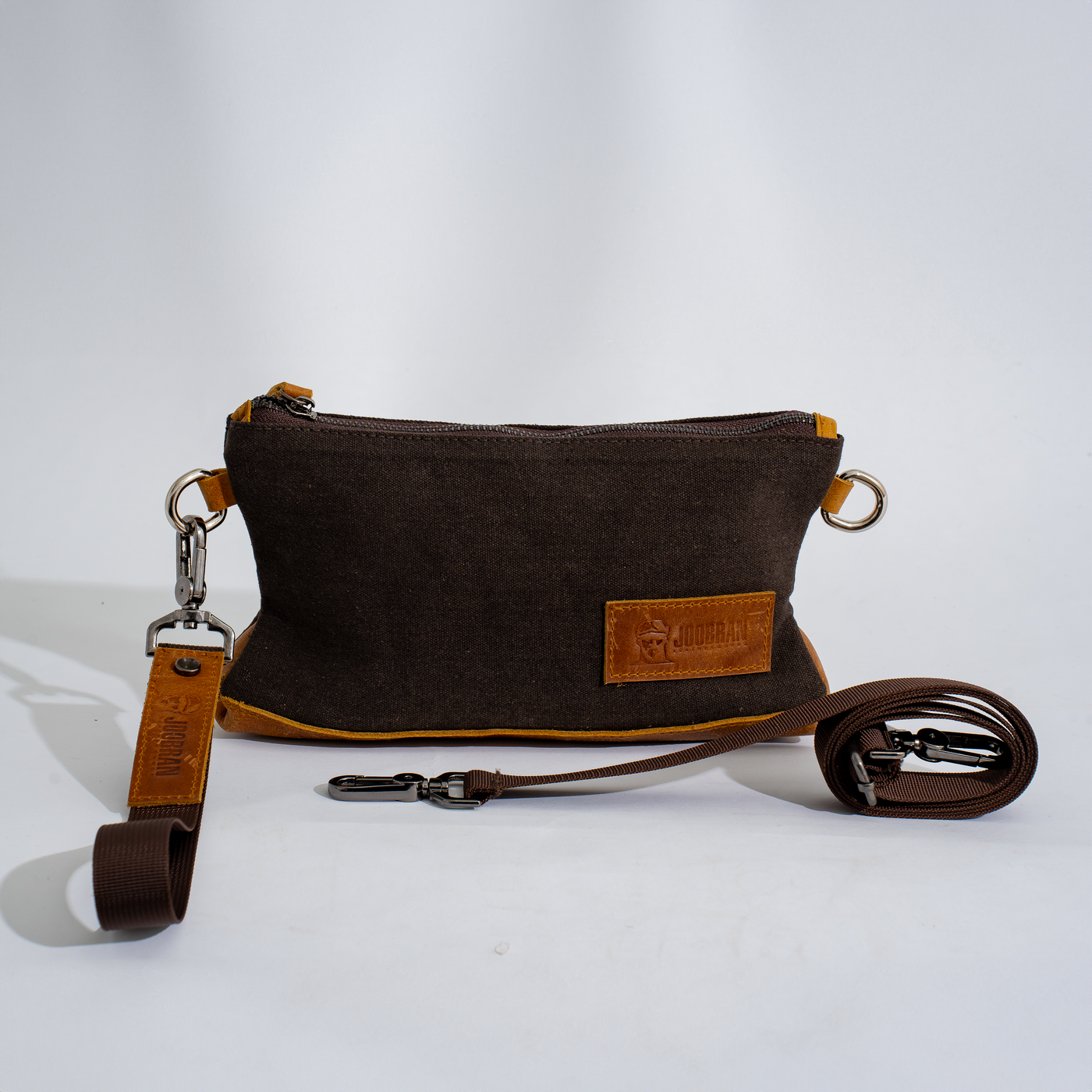 Joobran’s minimalist clutch – Dark Brown